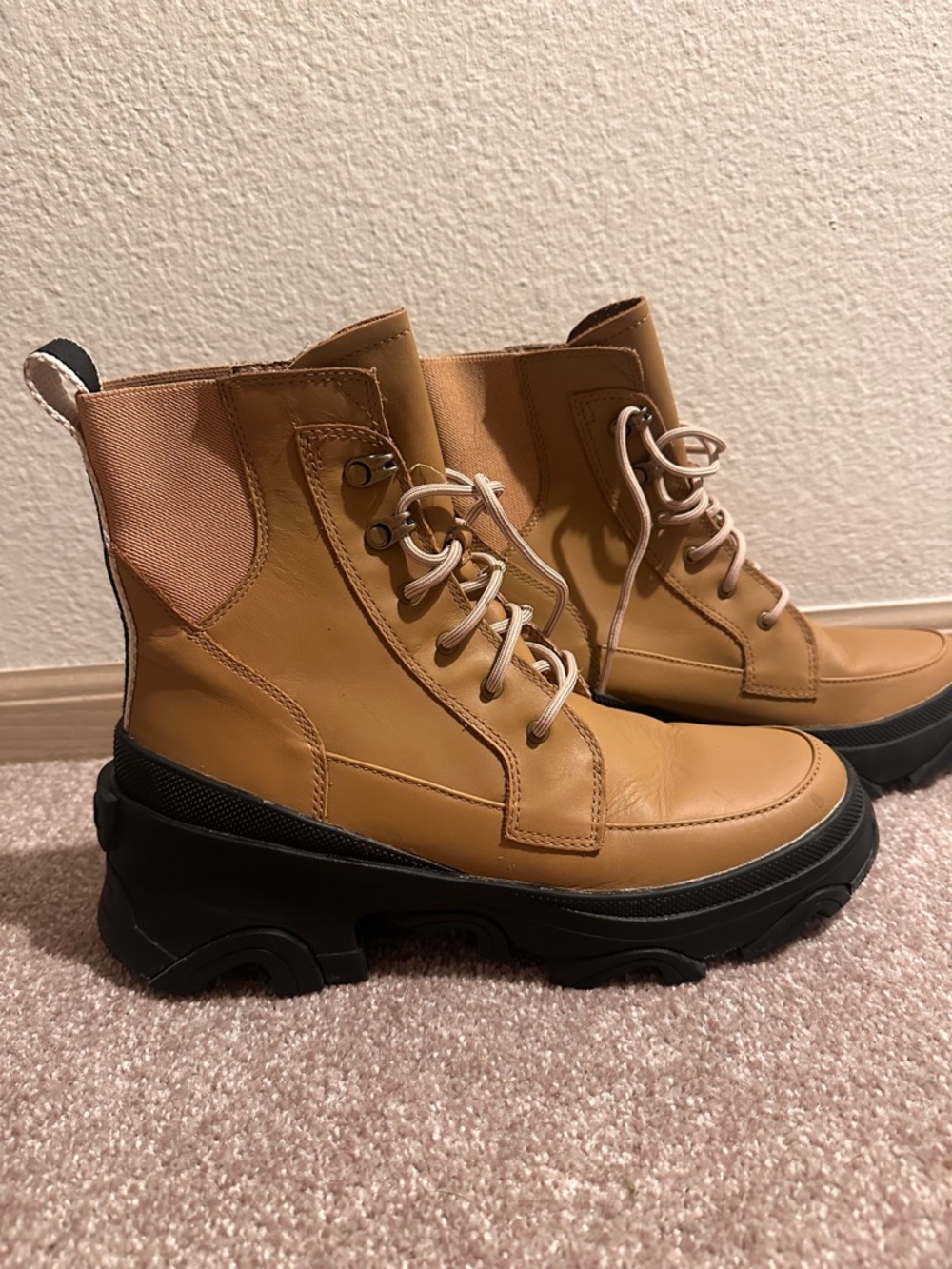 Sorel Brex Lace Up Boots- Womens size 9- Tan - Picture 4 of 16